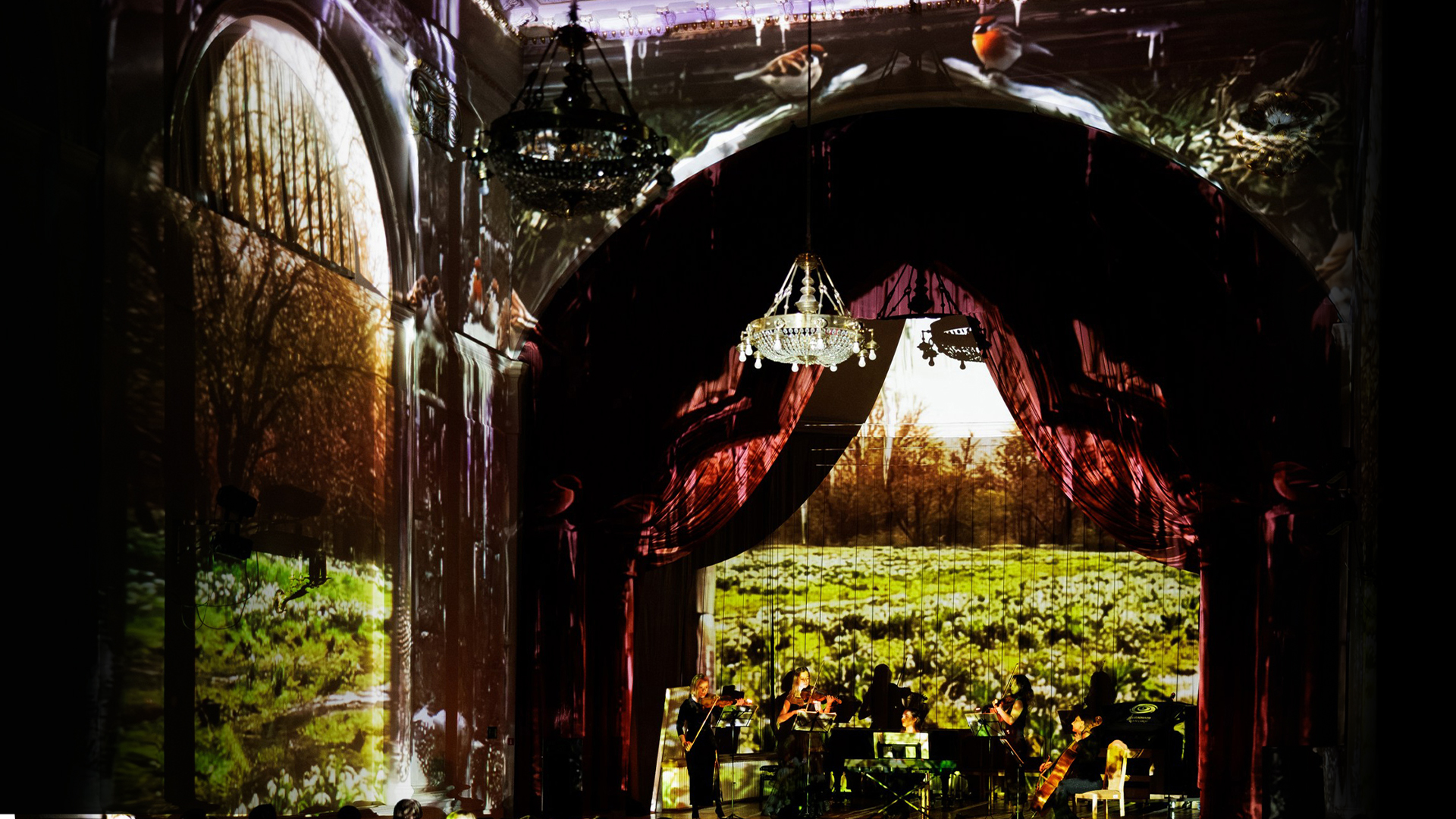 

Билеты на Иммерсивный концерт: «Времена года» Вивальди (Российская национальная библиотека на Фонтанке)