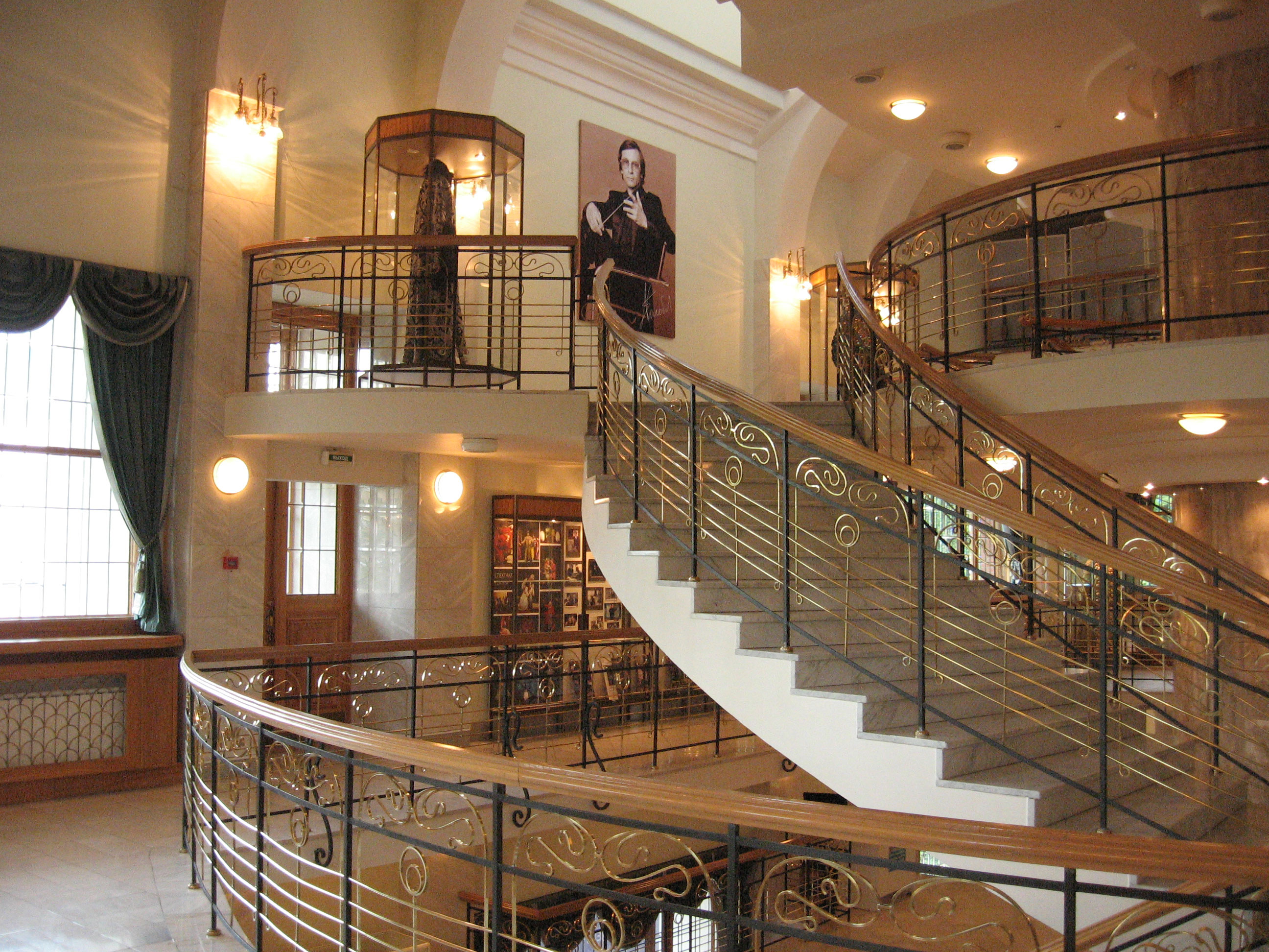 Афиша: Экскурсия по театру в Москве 14 апреля 2026