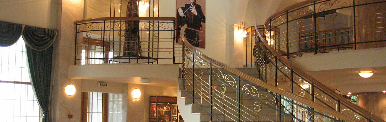 Экскурсия по театру