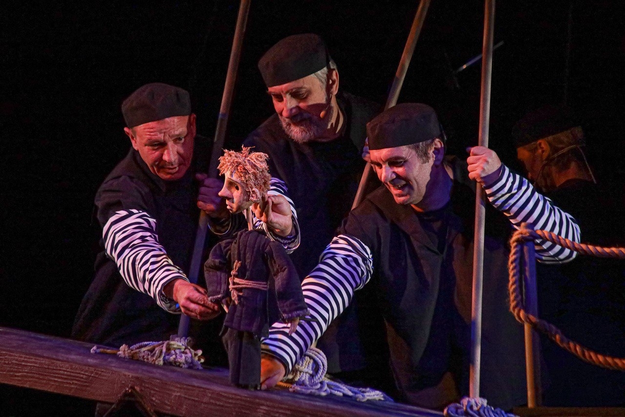 

Билеты на На краю войны (Театр кукол)