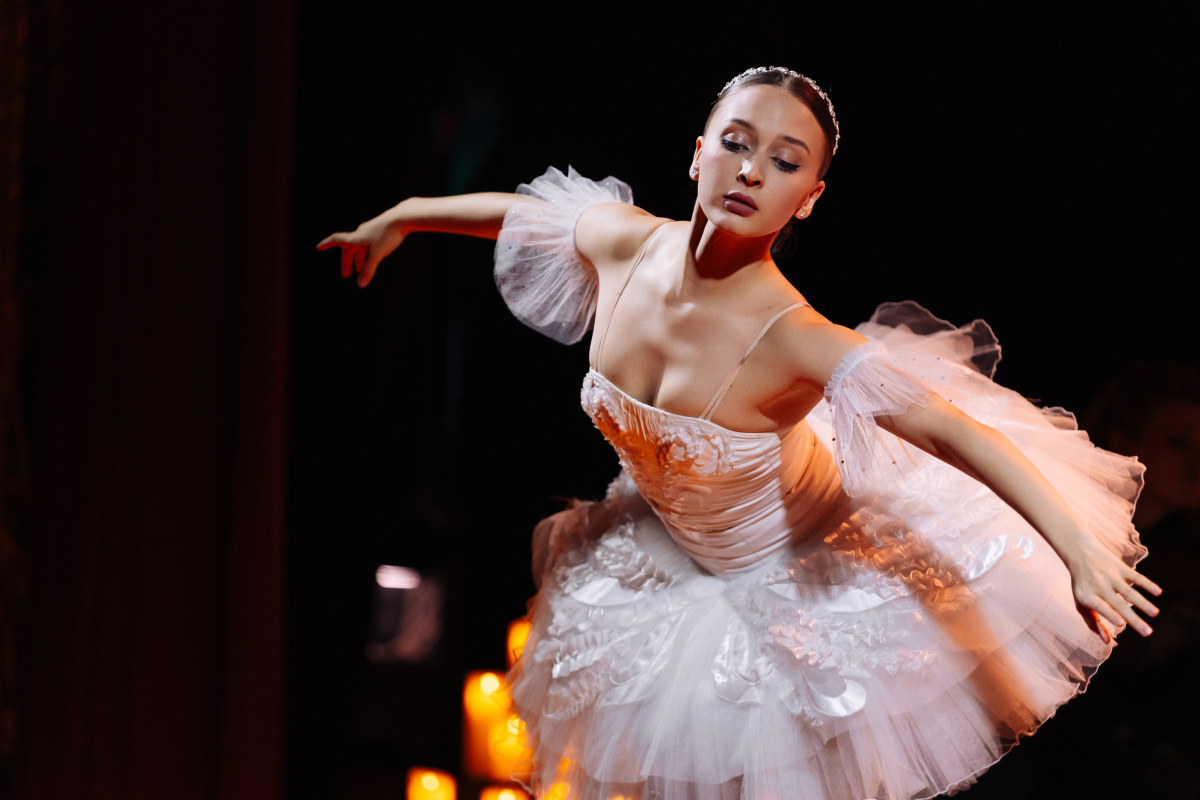 

Билеты на Волшебный свет Рождества. Lumisfera и 3000 свечей (Конгресс-холл «Торатау»)