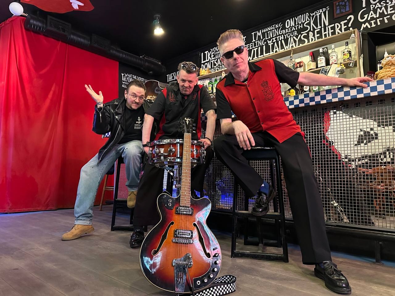 

Билеты на The Swindlers (The Place)