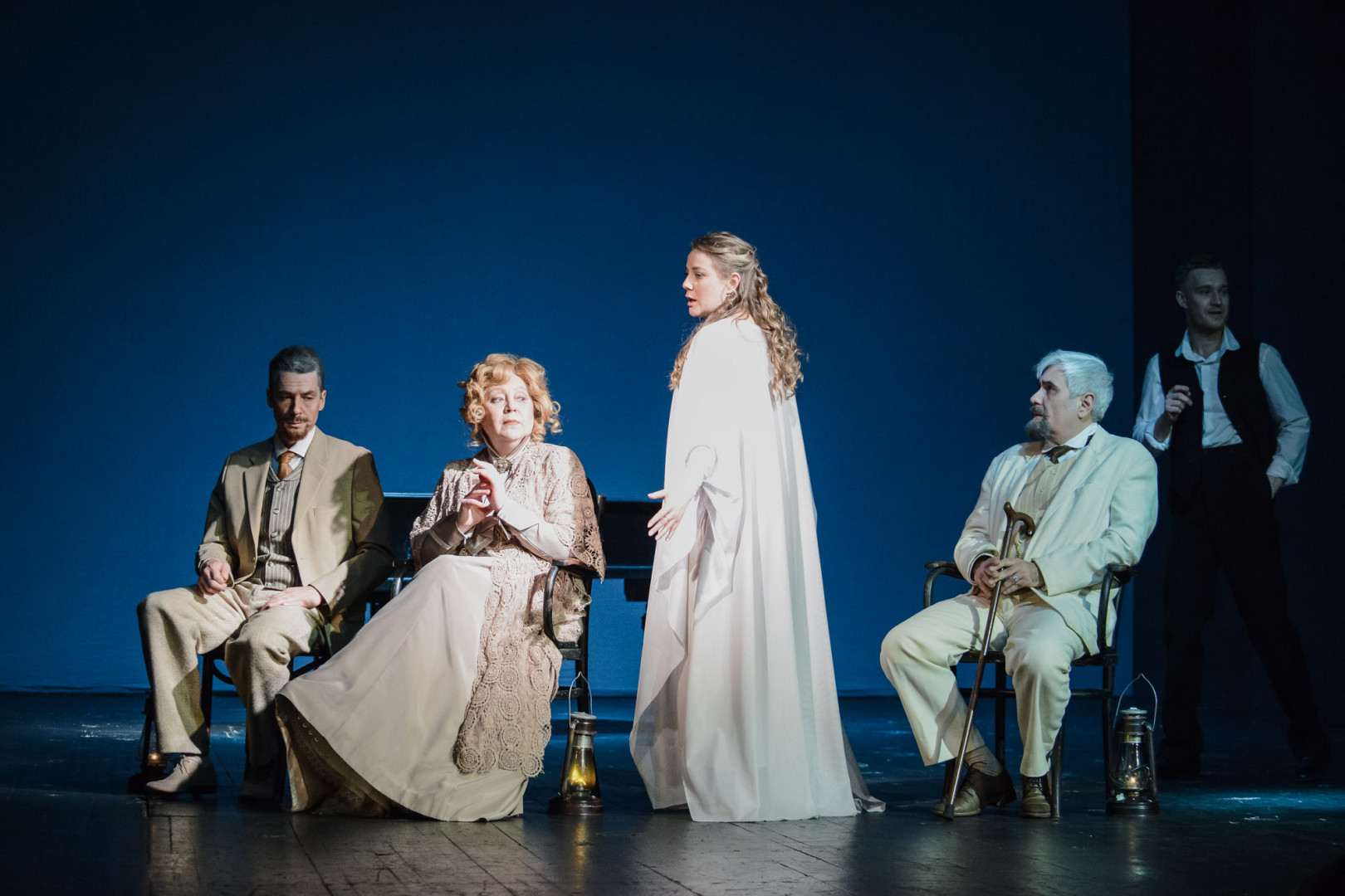 

Билеты на Чехов. Проект. Версия четвертая. Finita la Comedia (Новый драматический театр)