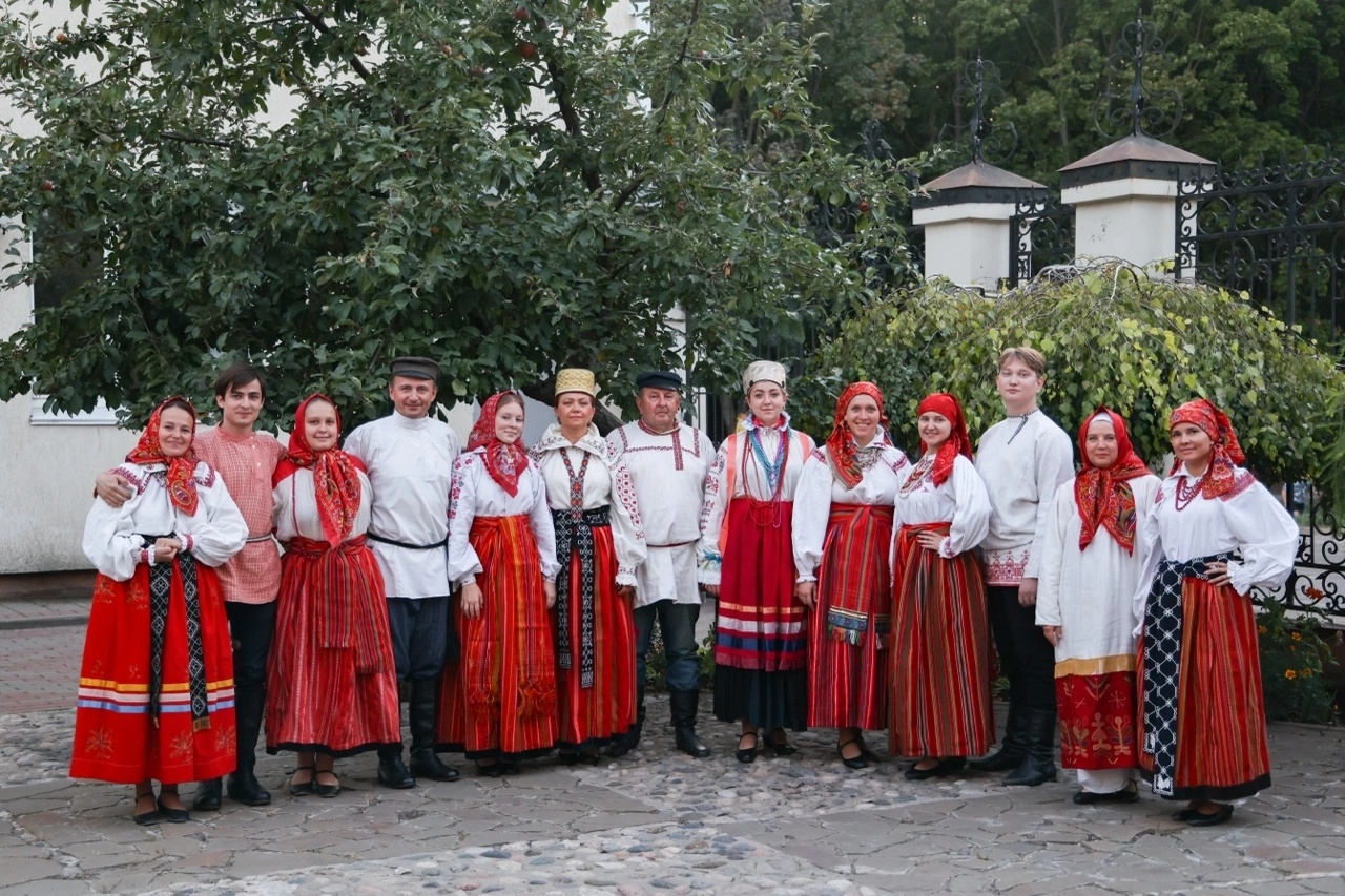 

Билеты на Фольклорный ансамбль «Воскресение» (Центр культуры, народного творчества и кино)