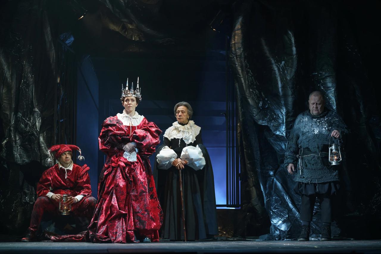 

Билеты на Королева (Драматический театр)