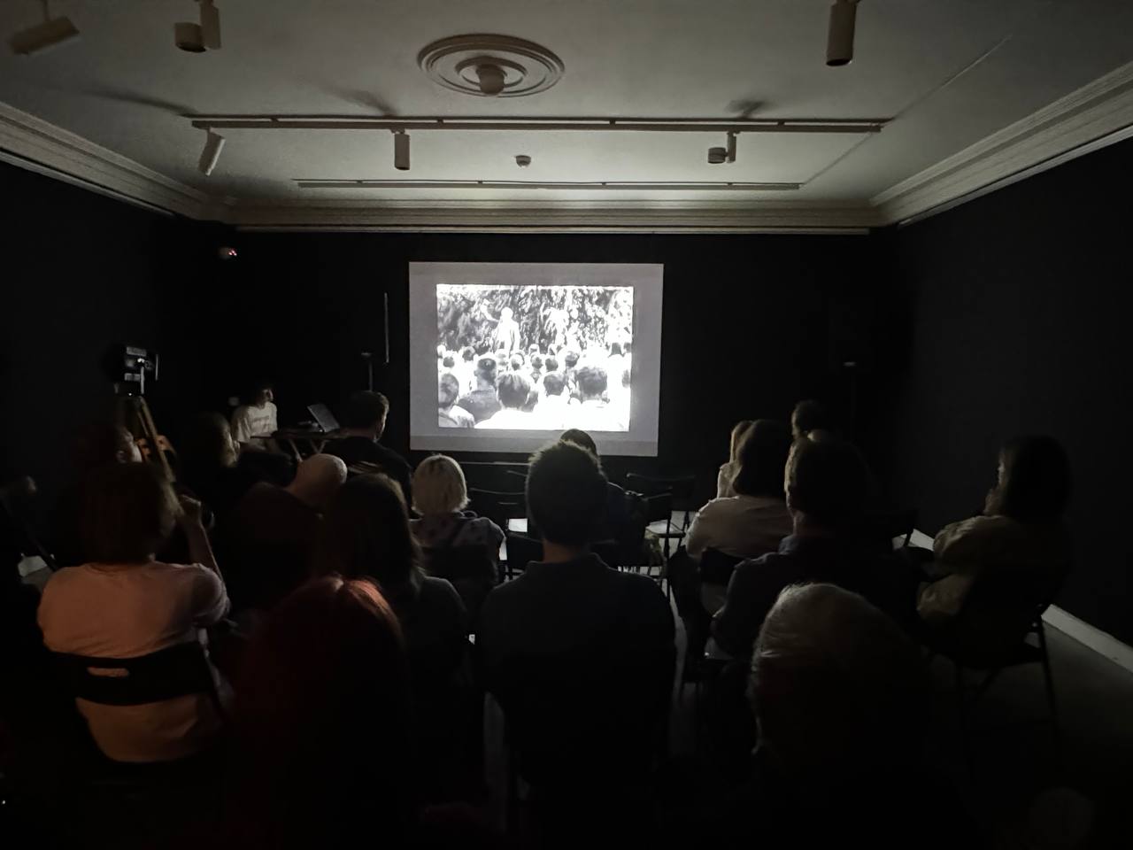 

Билеты на Обсуждение с покадровым разбором фильма «Шинель» (Выставочные залы РОСИЗО)