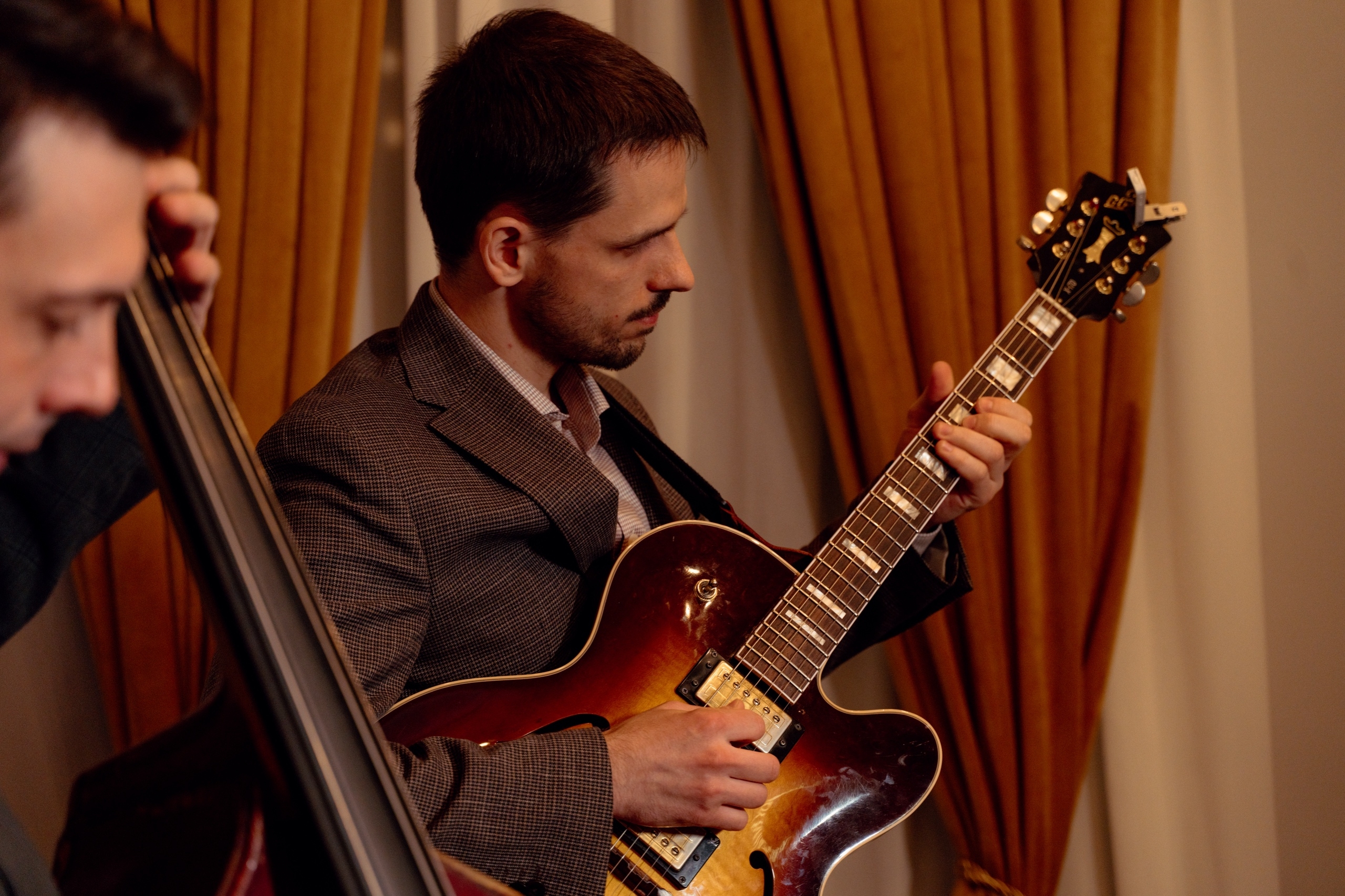 

Билеты на Павел Ершов. Гитарный мэйнстрим-джаз / Mainstream Jazz Guitar (Интегративный джазовый центр)