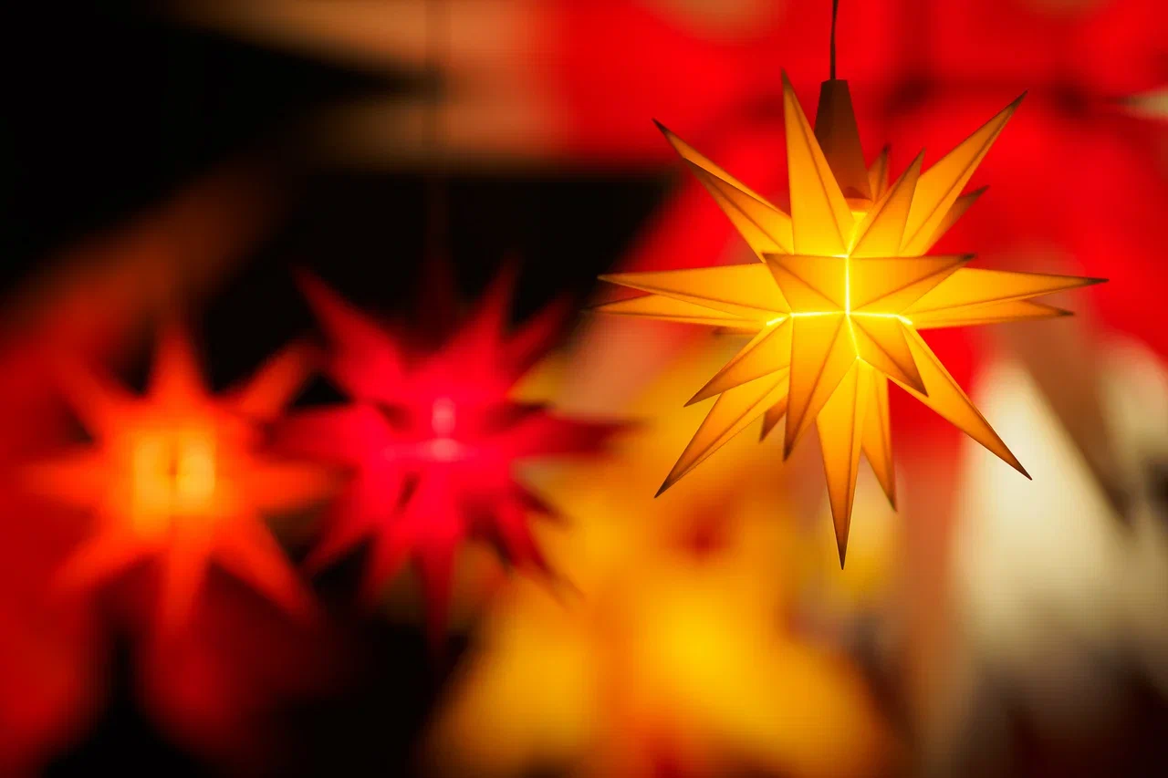 

Билеты на В гостях у Деда Мороза и Снегурочки (Счастливы с детства)