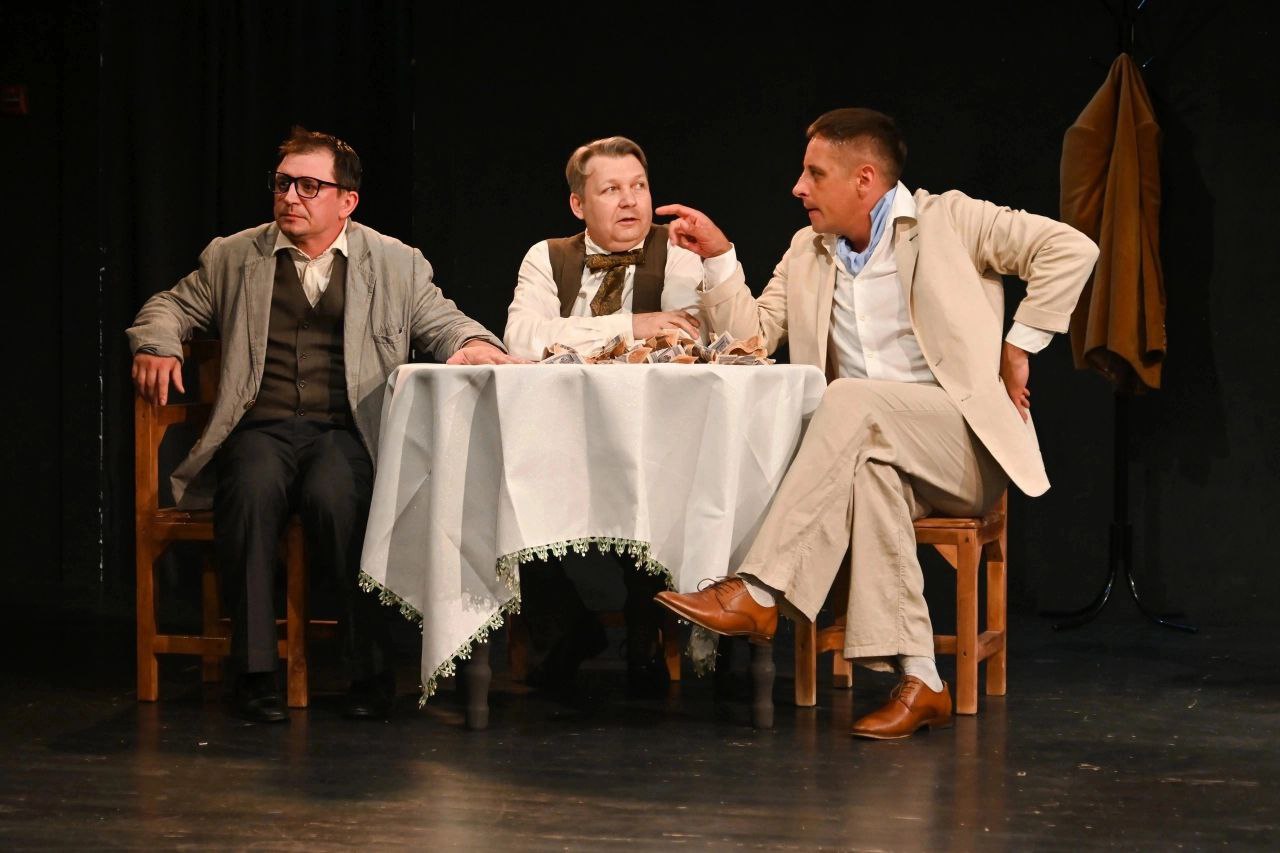 

Билеты на Подходцев и двое других (Филармония. Камерный зал)