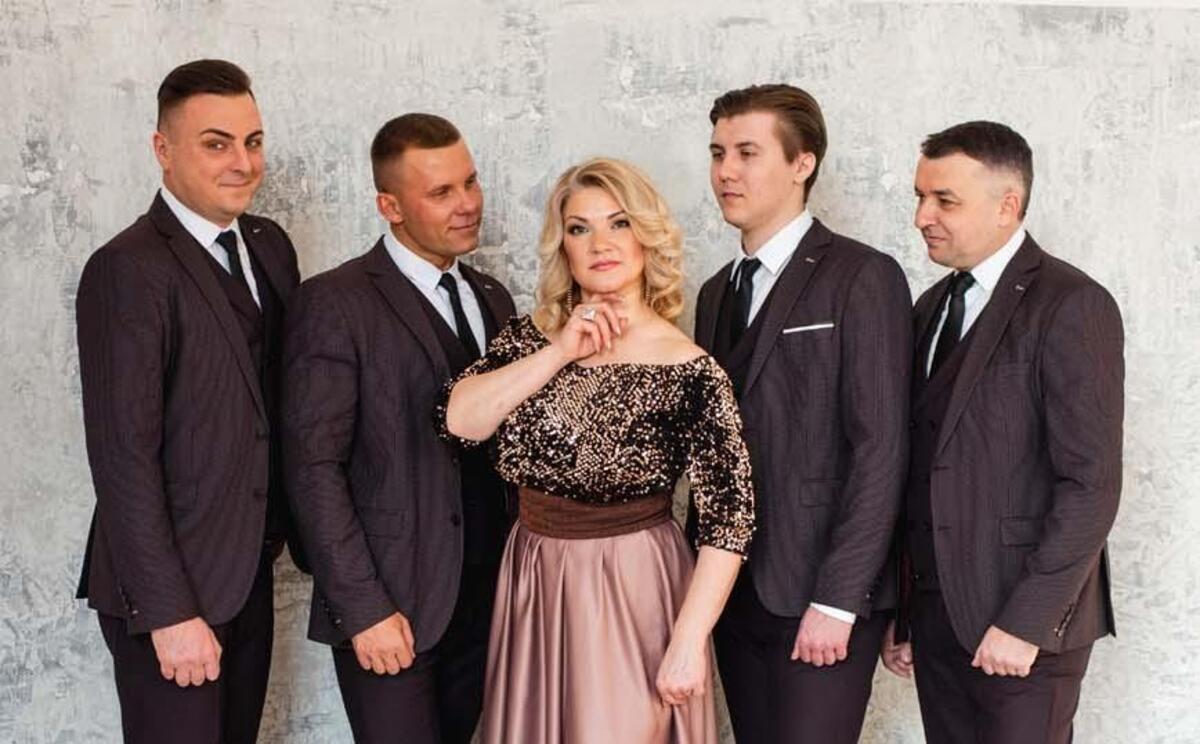 

Билеты на Анна Шинковая. Песня первой любви (Филармония. Зал органной и камерной музыки)