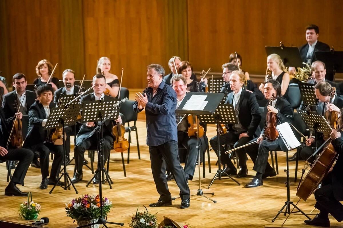 

Билеты на Камерный оркестр Игоря Лермана (Органный зал)