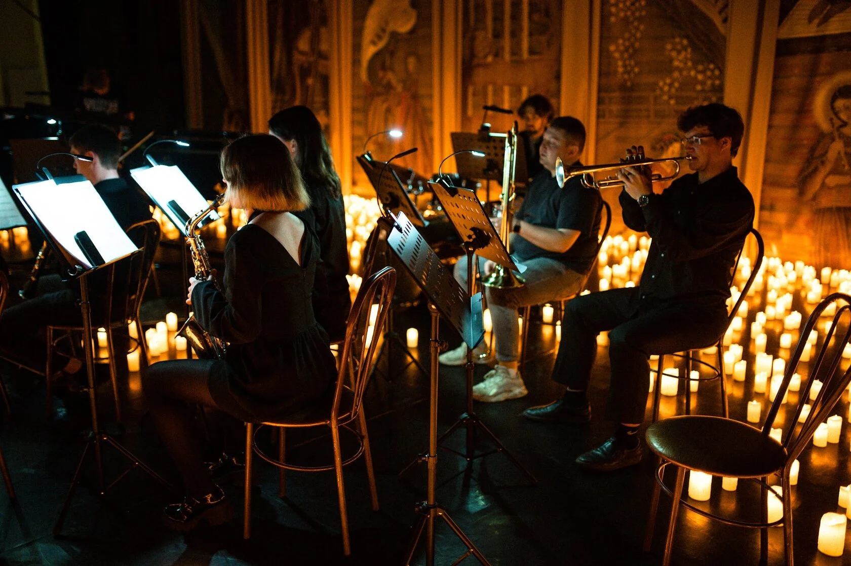 

Билеты на Лирика Адель и Ланы Дэль Рэй в свете 3000 свечей (Орбита)