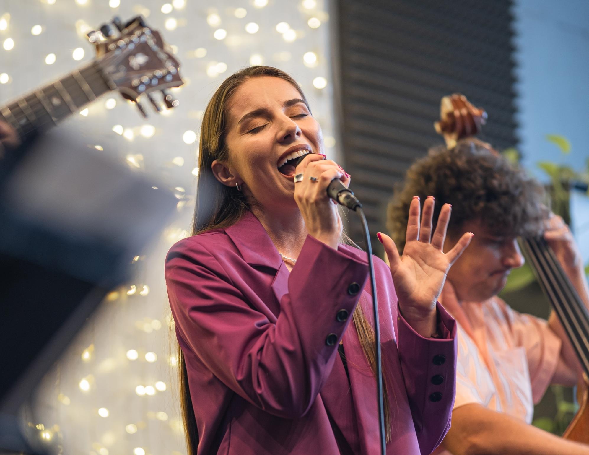 

Билеты на Септет Анны Рогозиной и Ивана Гоголина. Footprints in the Sand (EverJazz)