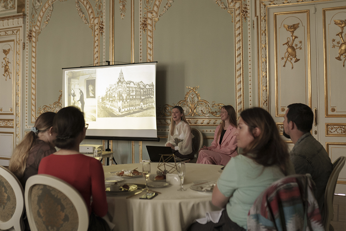 

Билеты на Рождество в искусстве. Самый добрый сюжет: от Босха до Уорхол (Особняк Серебрякова)