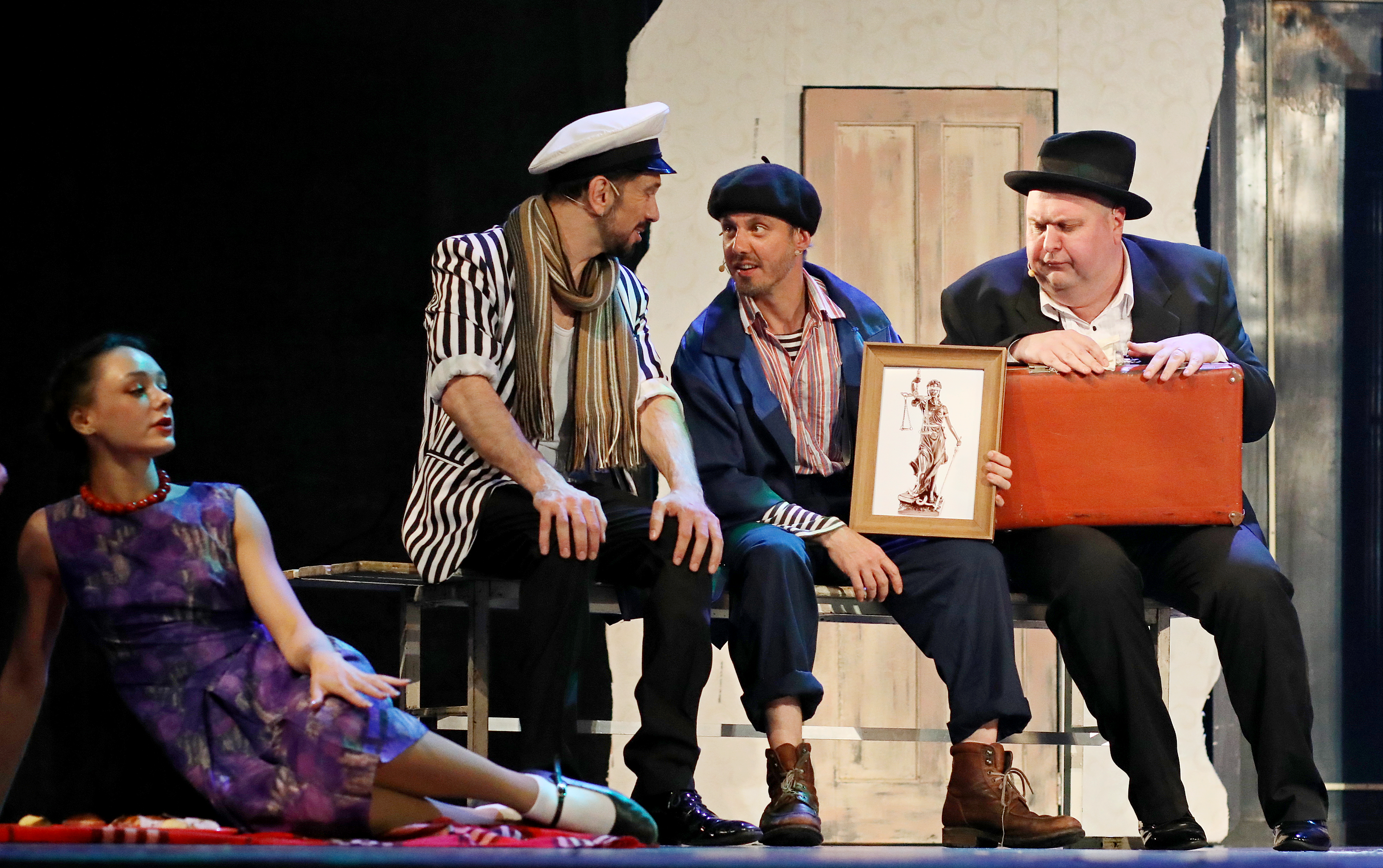 

Билеты на 12 стульев (ДК им. Ленсовета)