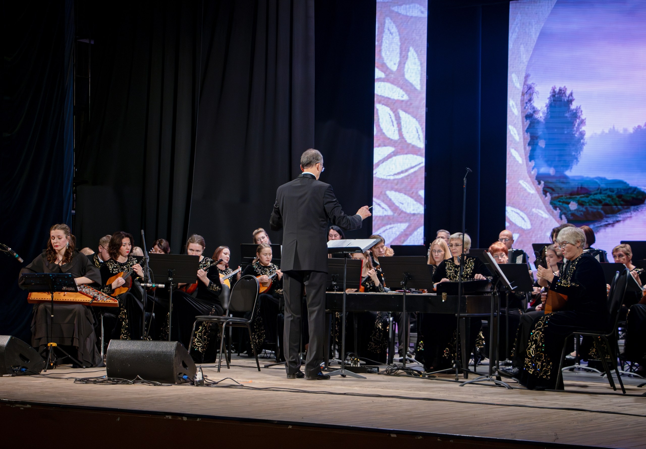 

Билеты на Русский новогодний бал (Вятская филармония)