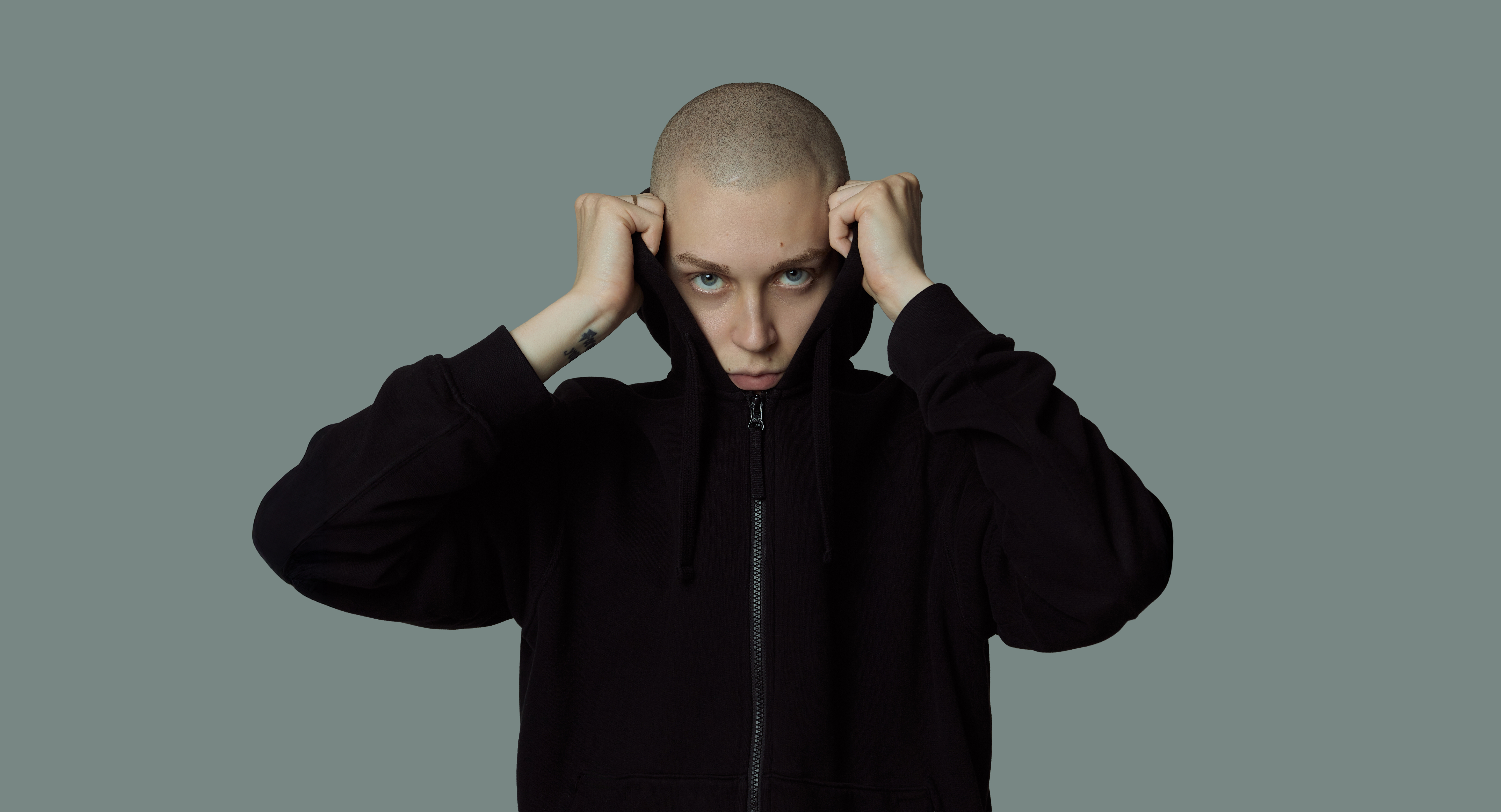 

Билеты на 2hug (IZI)