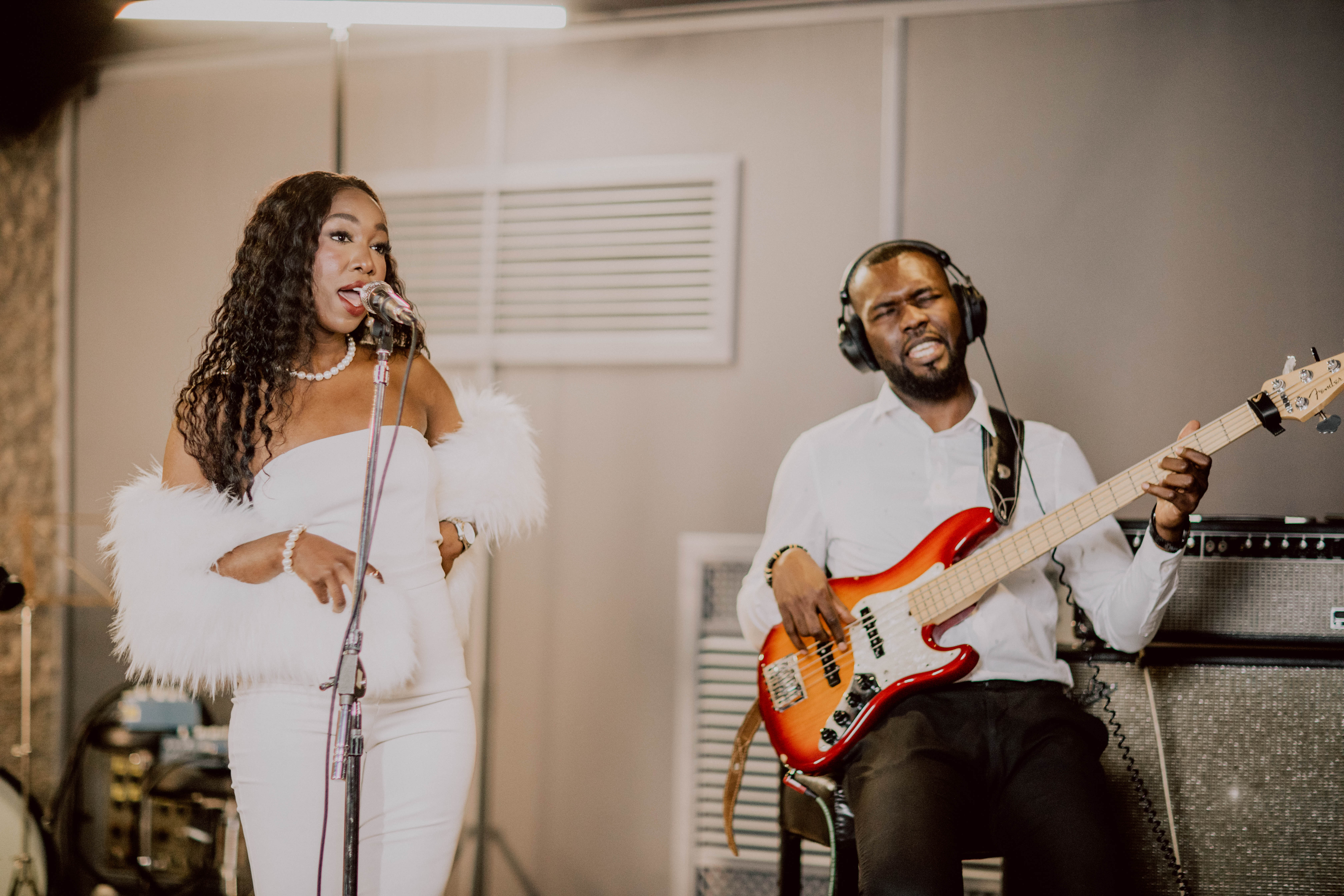 

Билеты на Somewhere Music Session. Джаз и соул о любви на крыше (Крым Terrace Moscow)