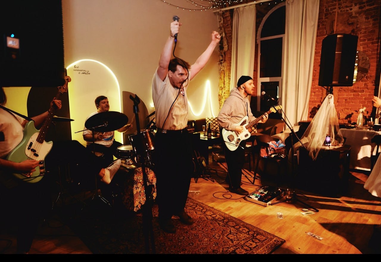 Афиша: Ходьба, Шифер, Линия бикини в Москве 4 июня 2026