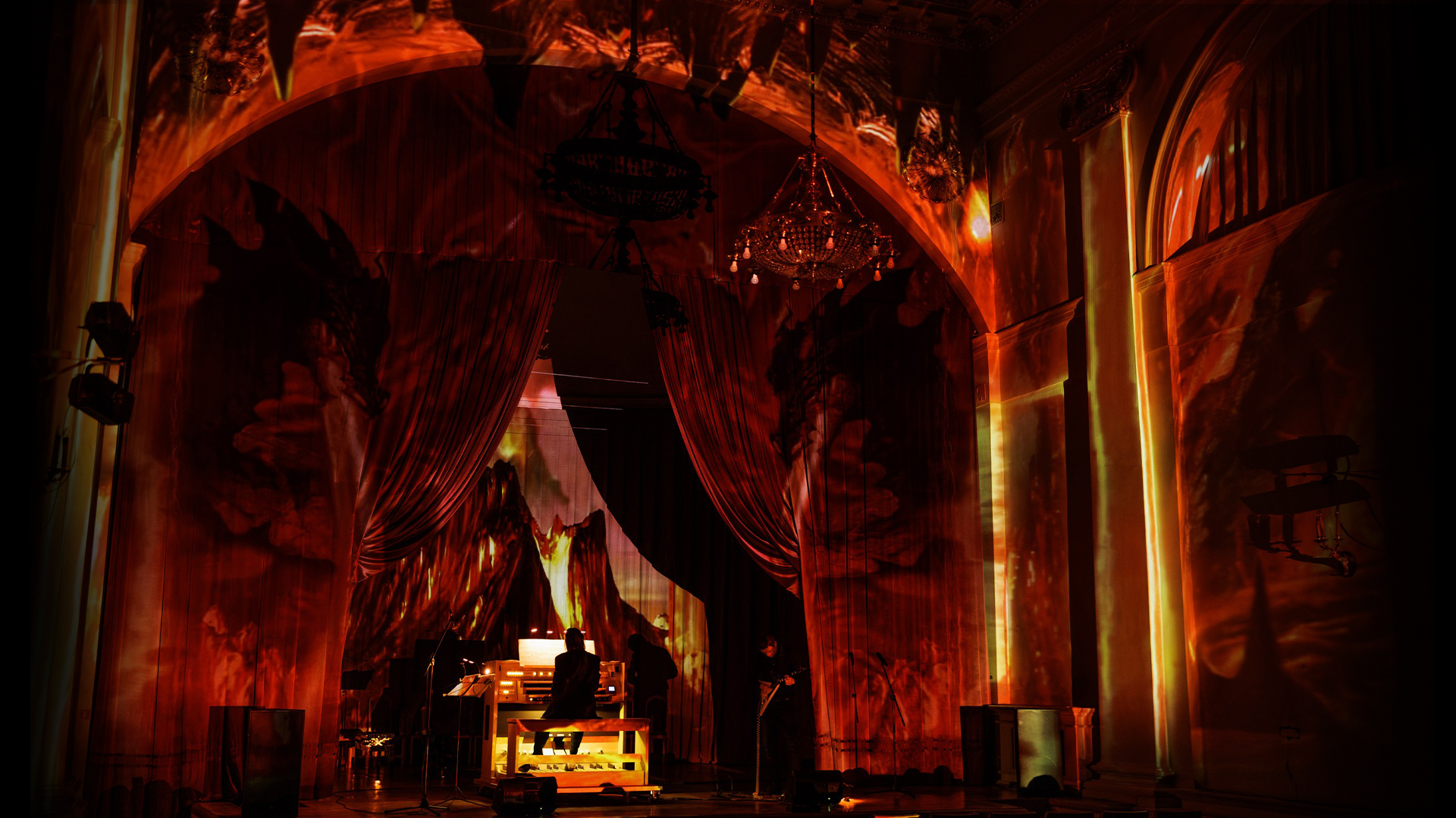 

Билеты на Иммерсивный концерт: мировые рок-хиты (Российская национальная библиотека на Фонтанке)