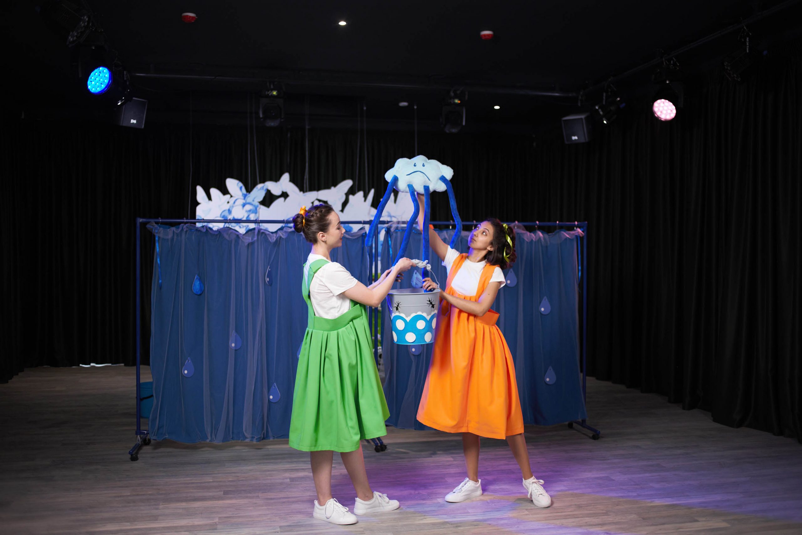 

Билеты на Our Lovely Garden (Фонарик)