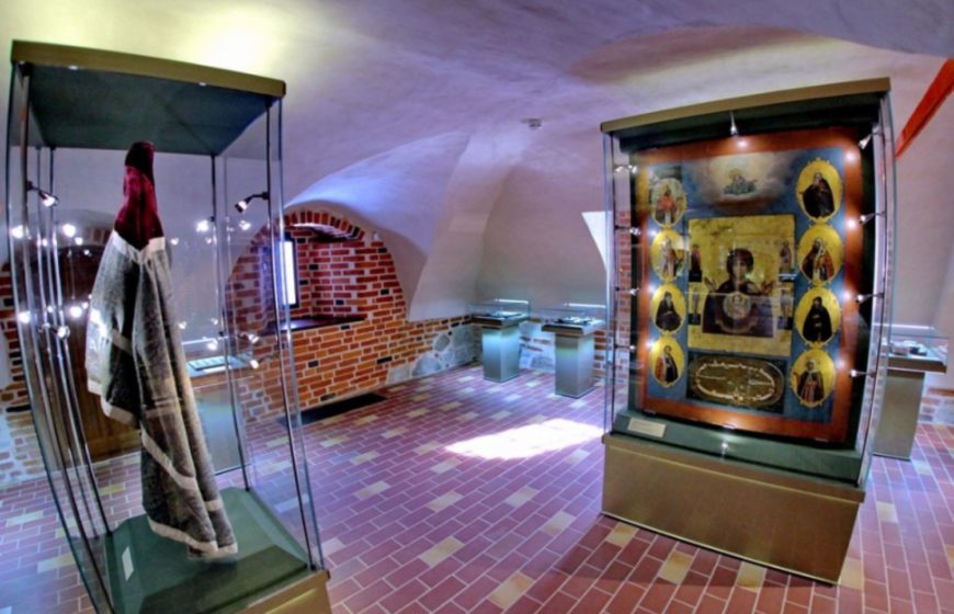 

Билеты на В резиденцию Новгородских владык (Владычная (Грановитая) палата)