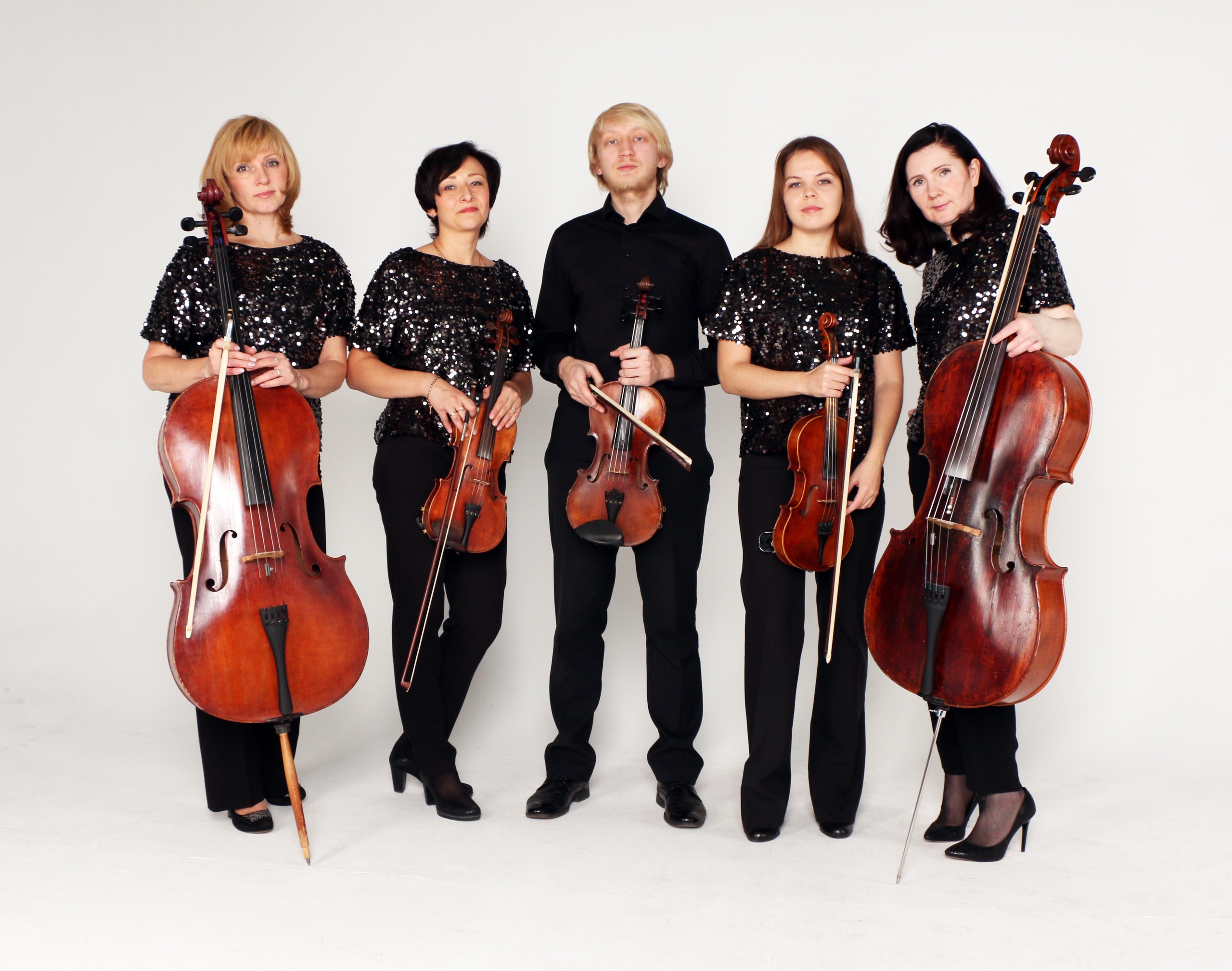 

Билеты на El Classic (Эрмитаж)