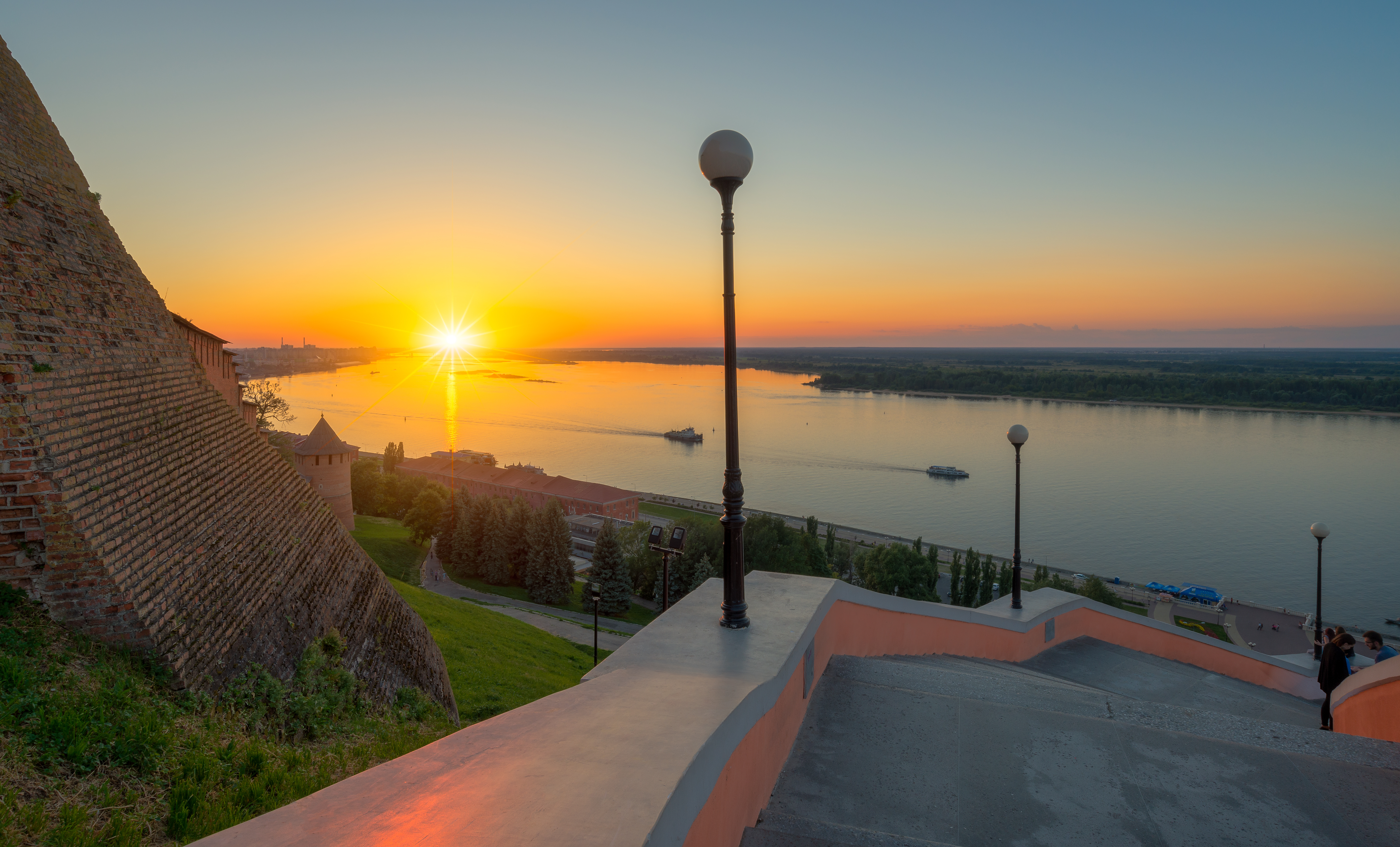 

Билеты на С гидом по вечернему Нижнему Новгороду (По Нижнему Новгороду)