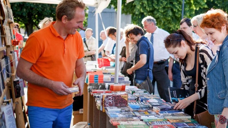 Сегодня на Театральной площади состоится книжная ярмарка