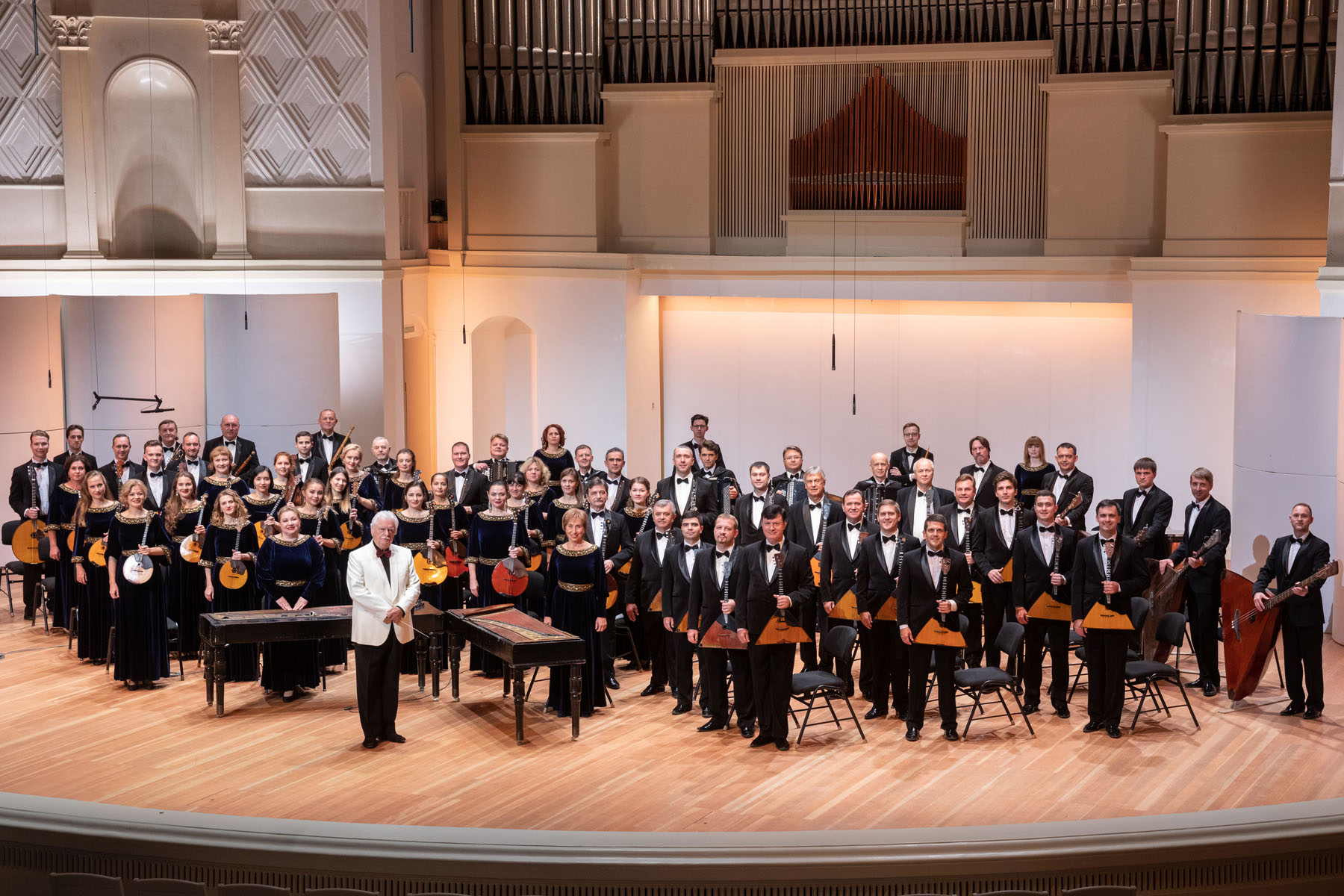 

Билеты на Средь шумного бала (Концертный зал им. Чайковского)