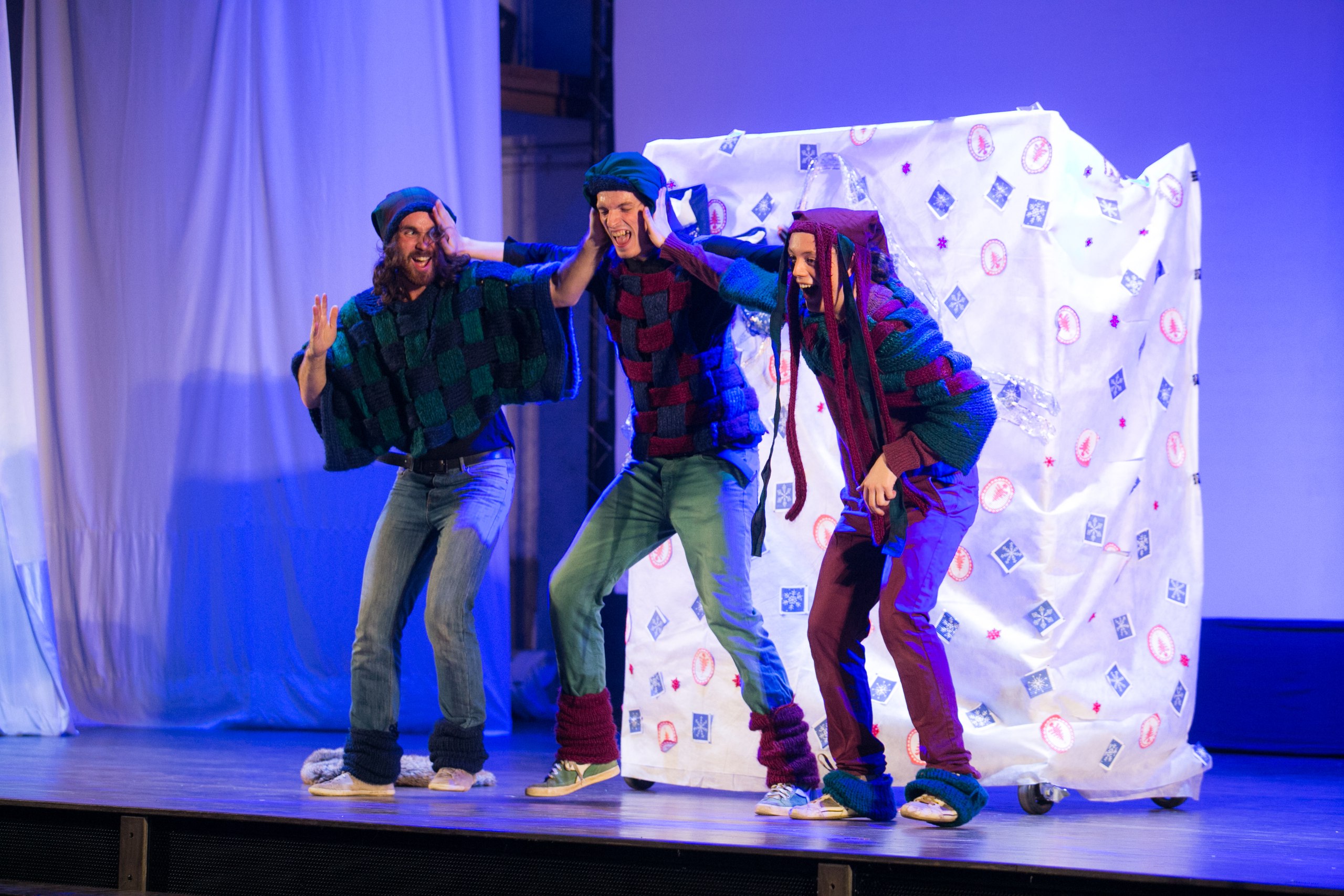 

Билеты на Вокруг света с Дедом Морозом (Театр на обочине)