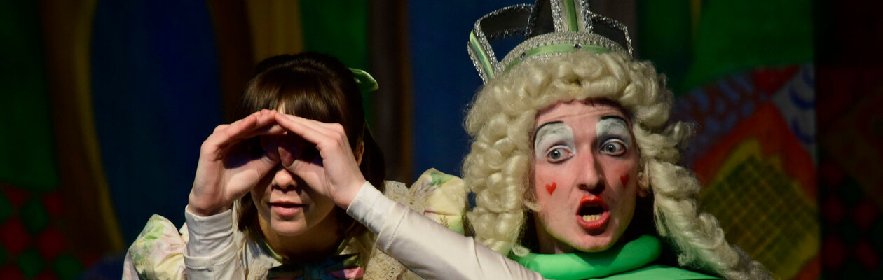 Алиса в Зазеркалье