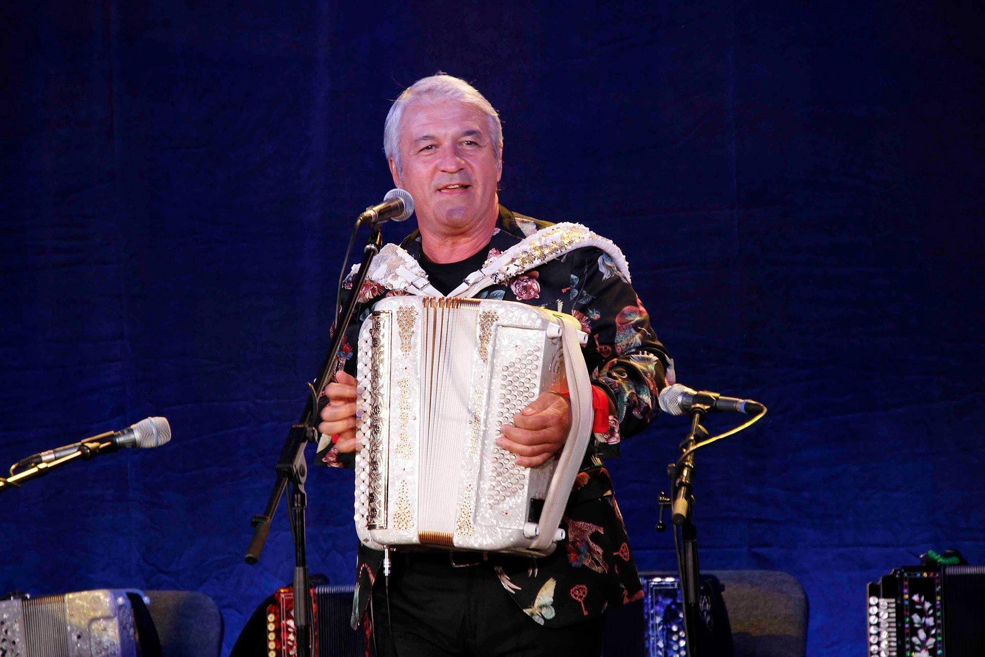 

Билеты на Валерий Сёмин (Центр культуры, народного творчества и кино)