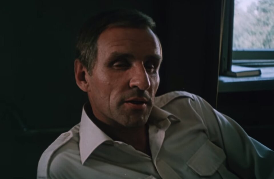 Остановился поезд