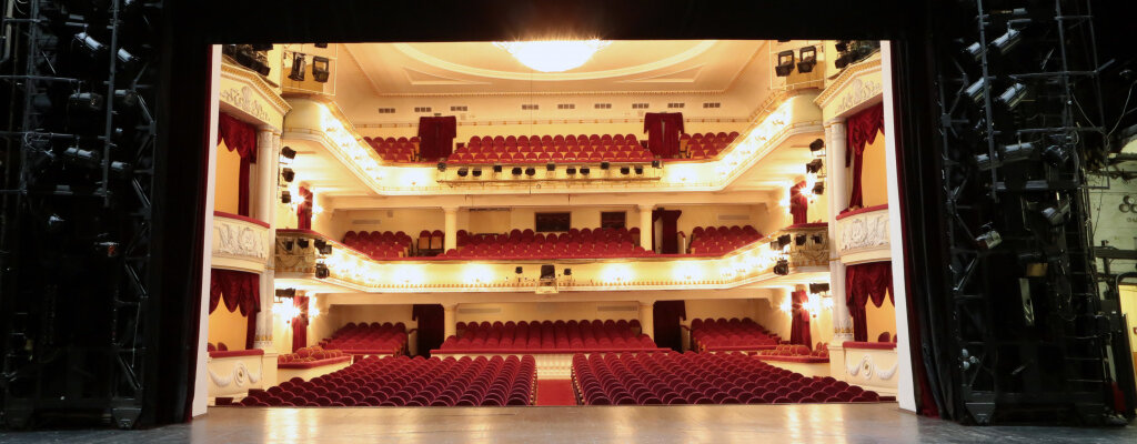 Волшебный мир кулис