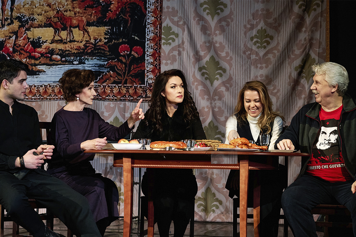 Розыгрыш (ДК им. Солдатова) Купить билеты на спектакль в Перми 4 апреля ...