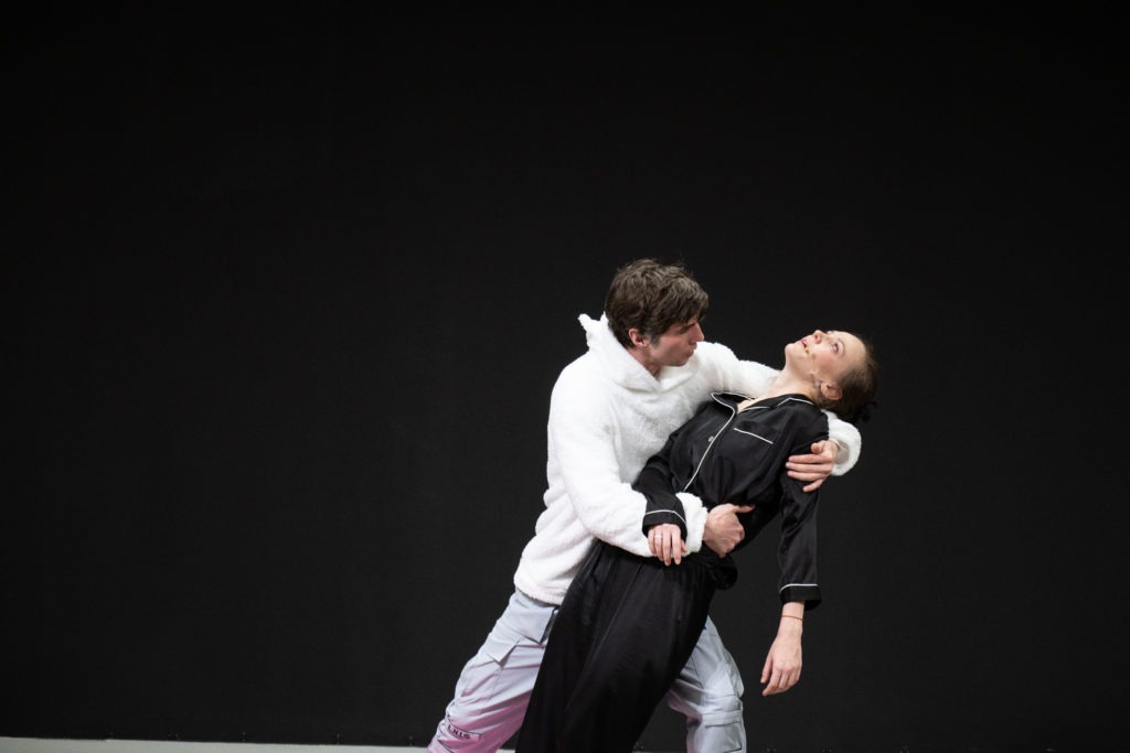 

Билеты на И медведь (Пятый театр)