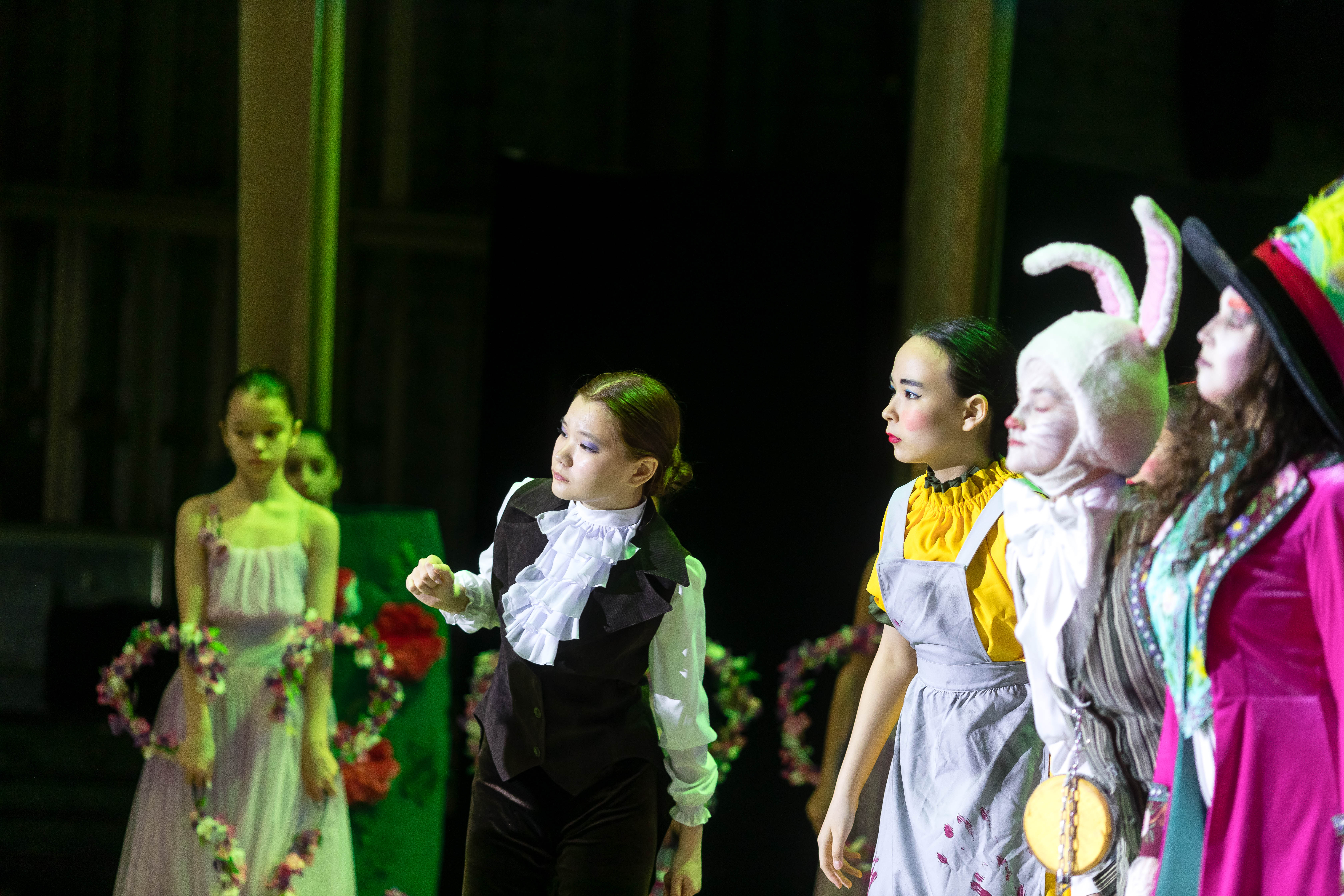 

Билеты на Алиса в стране чудес (Культурный центр «Урал»)