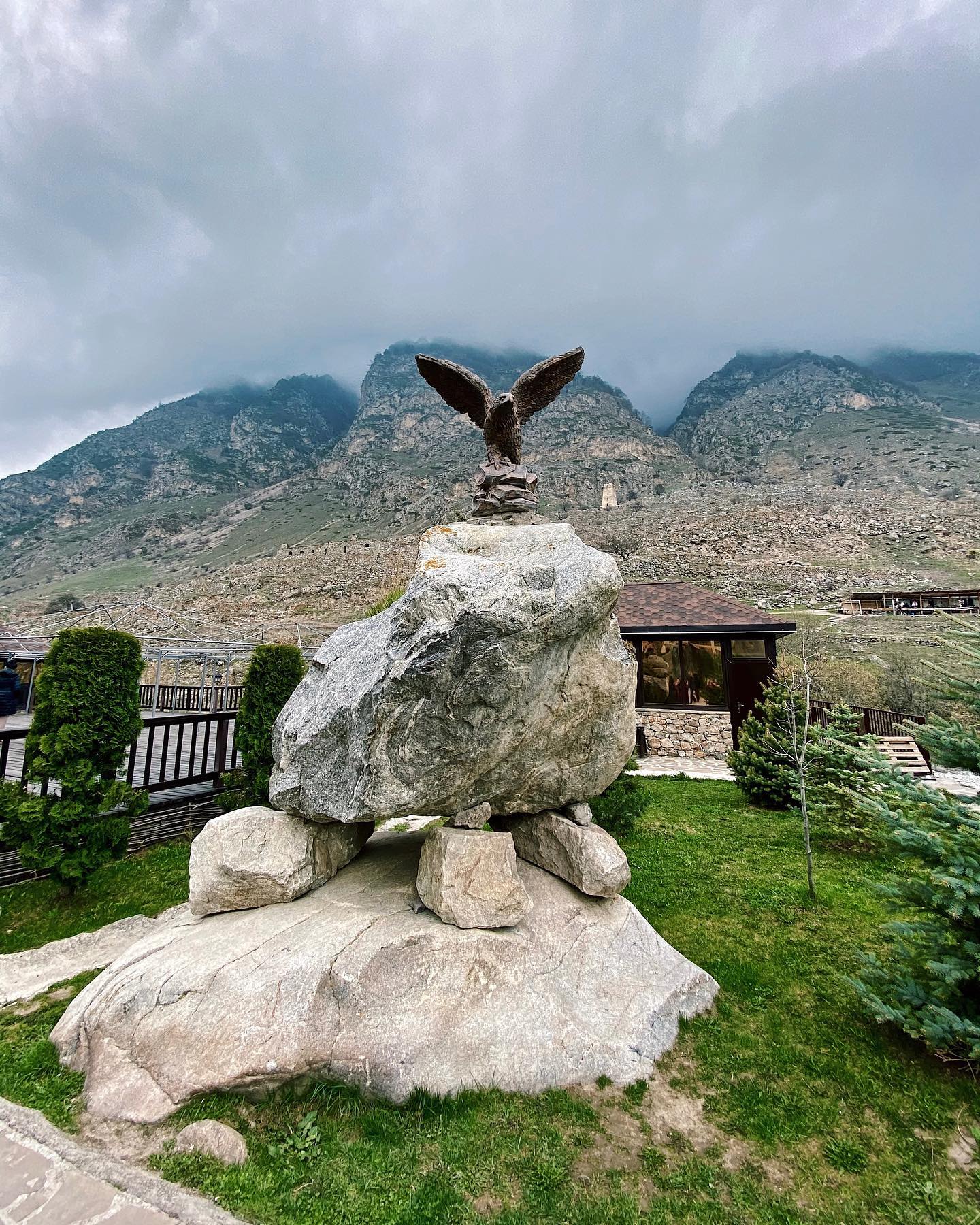 

Билеты на Язык тролля + Верхняя Балкария + замок Шато-Эркен (язык тролля + верхняя балкария + замок шато-эркен)