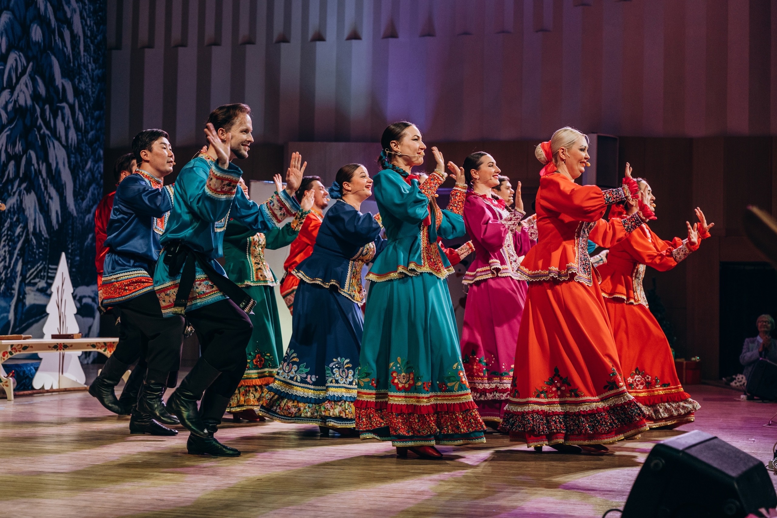 

Билеты на Ансамбль «Краса». Свет рождественской звезды (Филармония)