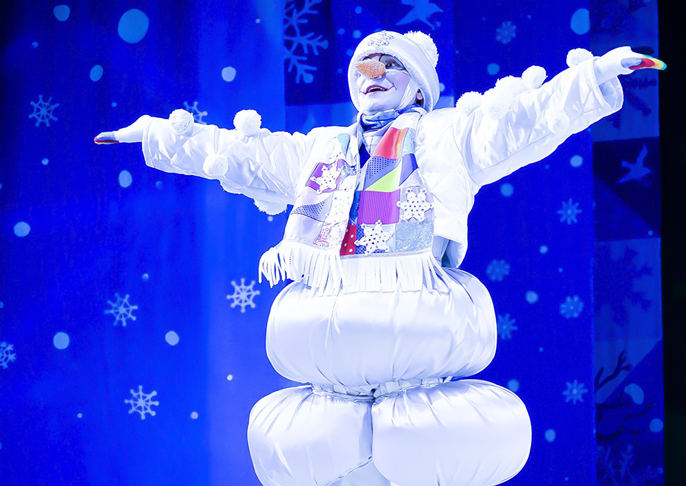 

Билеты на Медведь, который не верил в Деда Мороза (Русский драматический театр)