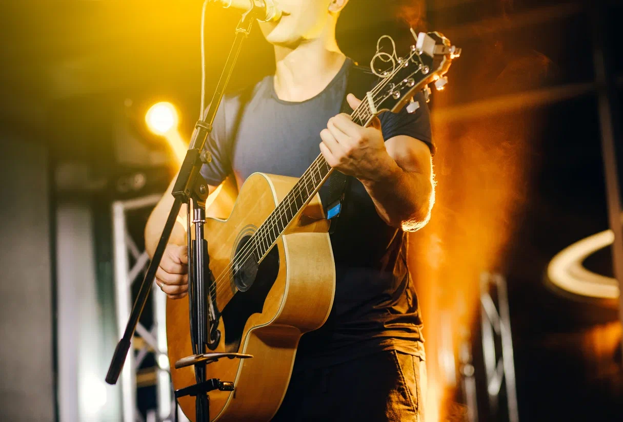 

Билеты на Гитара в джазовых тонах (Музыкальная квартира на Тверской)