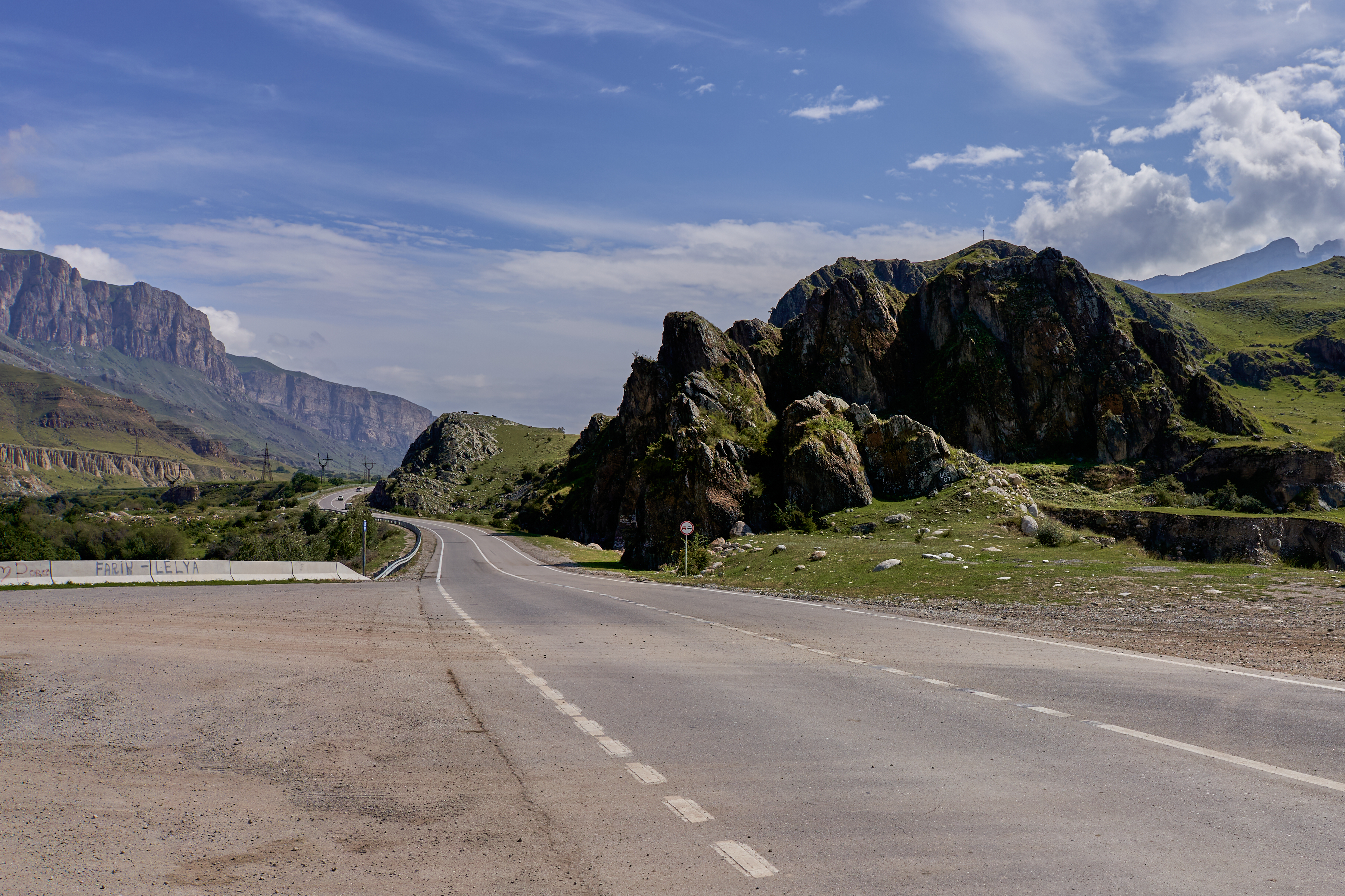 

Билеты на Сказочное путешествие: озеро Гижгит, Эльбрус и Поляна Нарзанов (Мини-группа на Эльбрус с канаткой: озеро Гижгит, Адыр-Су, Поляна Нарзанов)