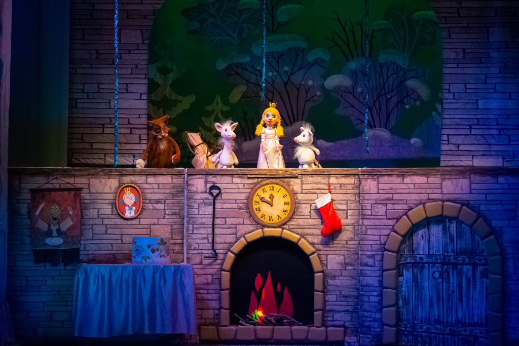 

Билеты на Приключения белых мышей (Театр кукол)