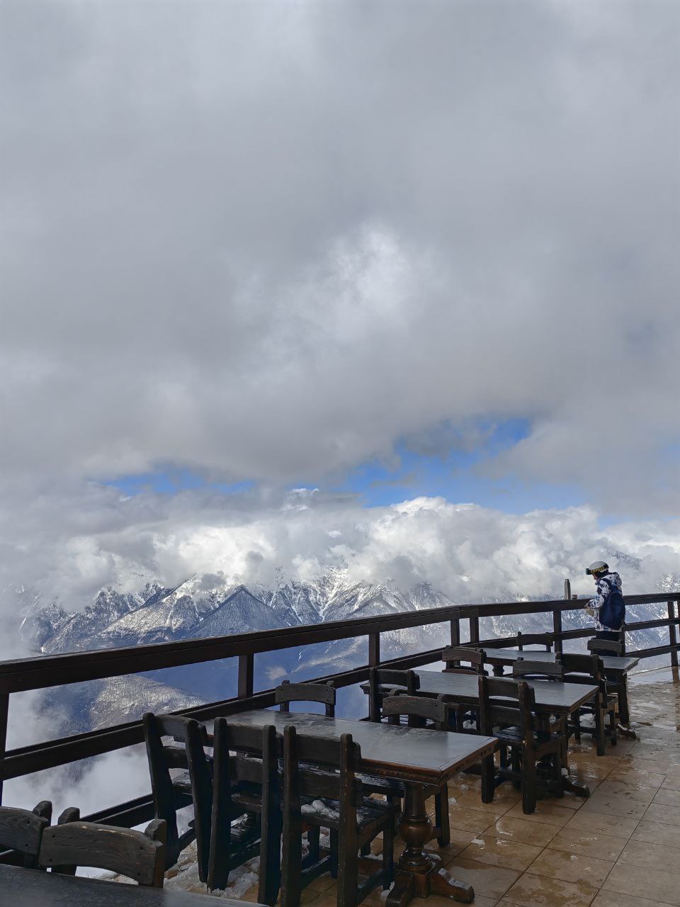 

Билеты на К вершинам Розы Хутор в Сочи (Роза Хутор 5 в 1 (включен билет на канатную дорогу + шоу фонтанов))