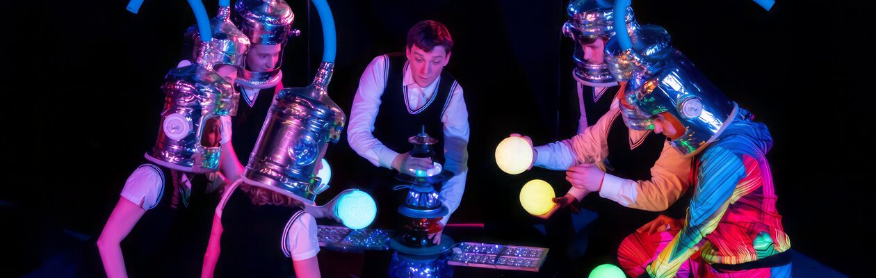 Мой дедушка живёт на Сатурне