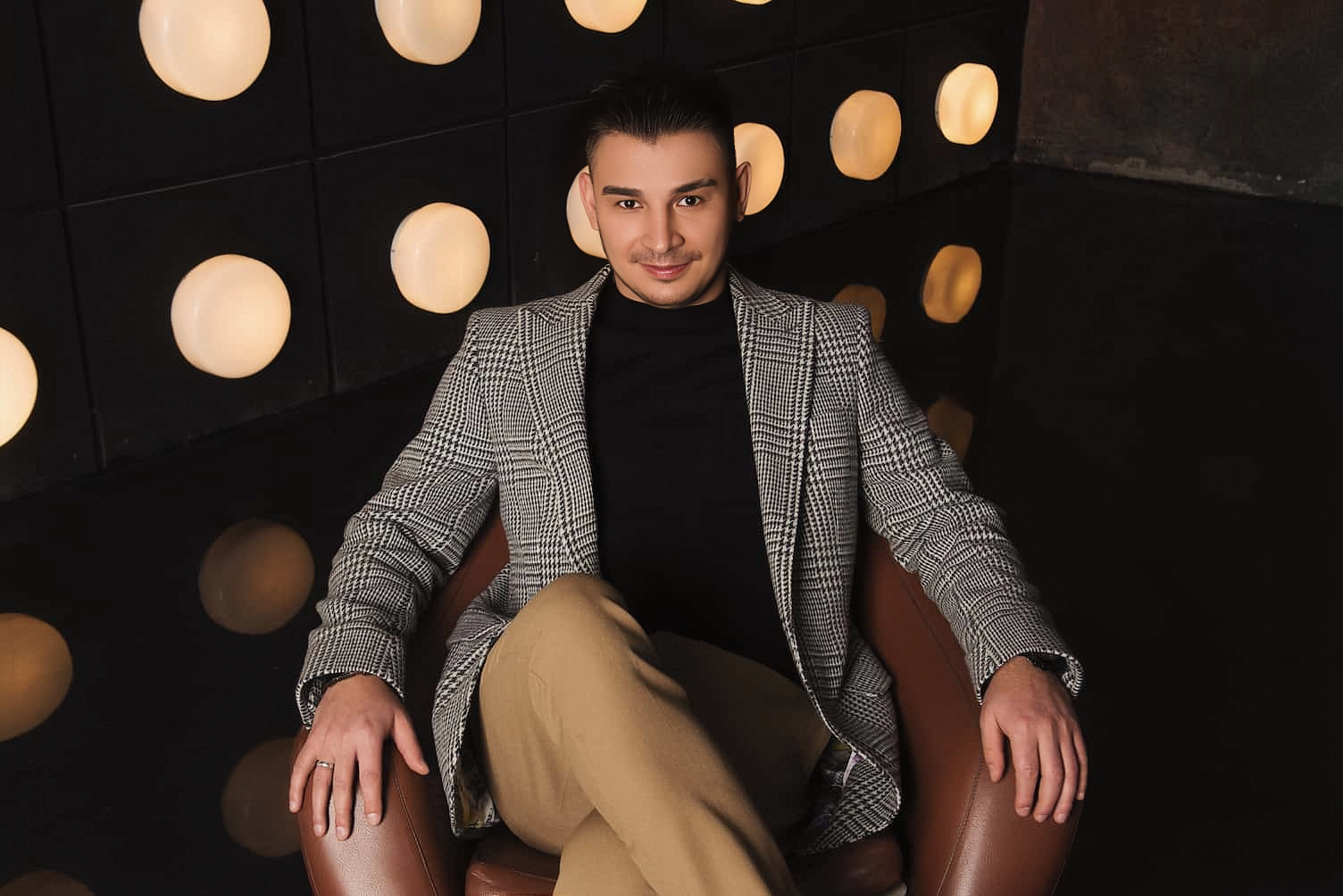 

Билеты на Данир Сабиров (ДКиС «Газовик»)