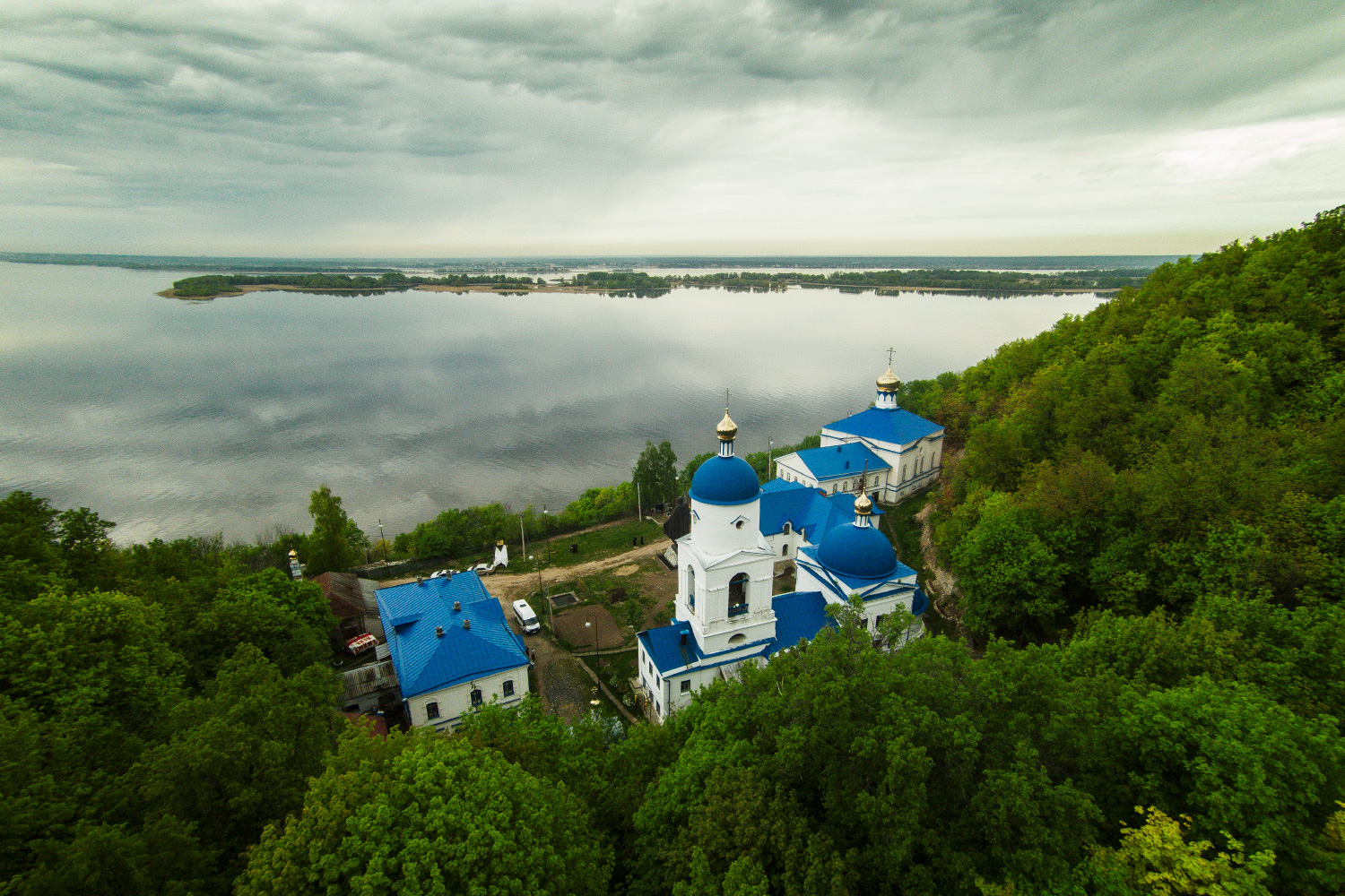 В Свияжск и Раифский монастырь (автобус + теплоход)