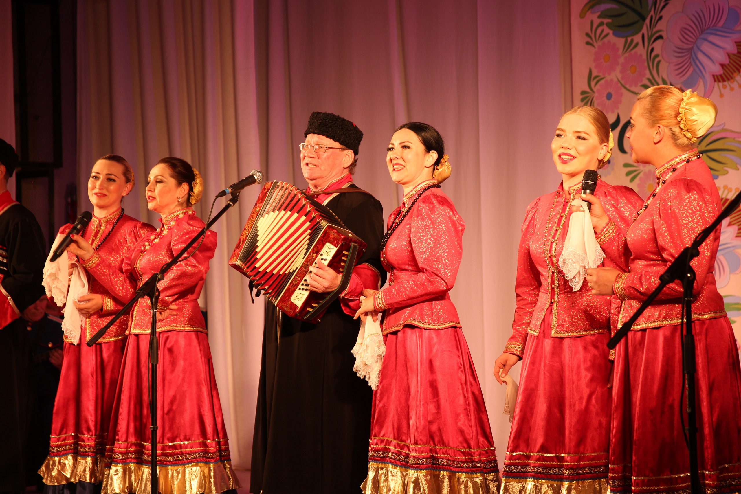 Ансамбль песни и танца народов Урала «Прикамье» (Губерния) Купить ...