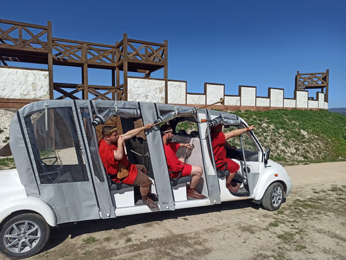 

Билеты на Обзорная экскурсия на электрокаре. (Парк живой истории «Федюхины высоты»)